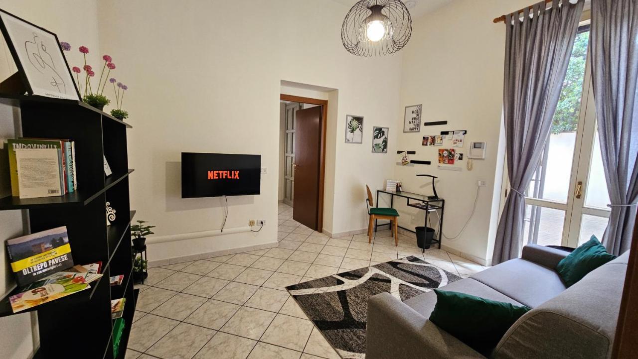 Casa Oltrepo Fresco Centrale Ma Silenzioso Parcheggio Interno Casteggio Exteriér fotografie